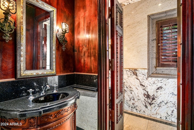 8100 N 68th St, Paradise Valley, AZ 85253 - half bath featuring vanity