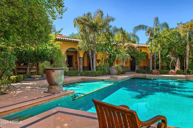 8100 N 68th St, Paradise Valley, AZ 85253 - outdoor pool with a patio