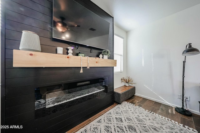 1713 W Cottonwood Ln, Phoenix, AZ 85045 - details featuring baseboards and wood finish floors