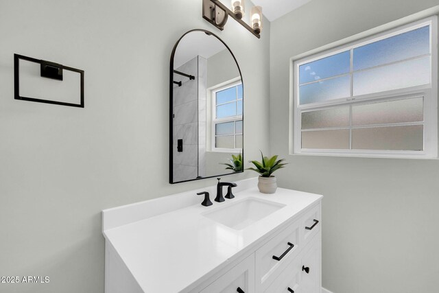 2926 N 16th Ave, Phoenix, AZ 85015 - bathroom featuring vanity