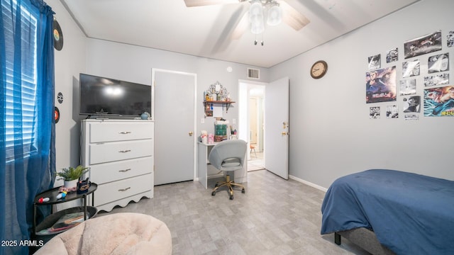 bedroom featuring ceiling fan