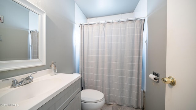 full bathroom with shower / bath combination with curtain, vanity, and toilet