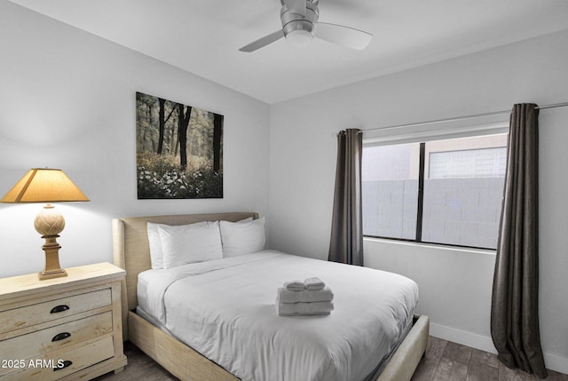 bedroom with ceiling fan