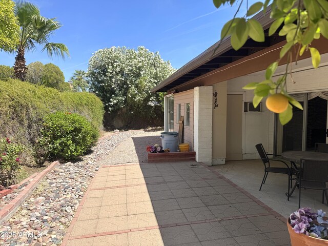 8552 E Via Del Palacio, Scottsdale, AZ 85258 - view of patio / terrace