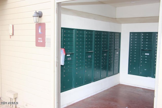 view of home's community with mail boxes