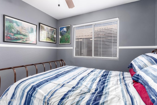 bedroom with ceiling fan