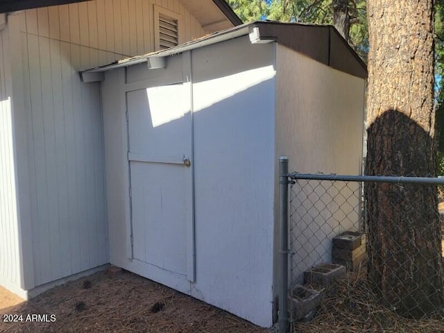 view of outbuilding