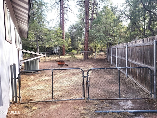 view of yard featuring cooling unit