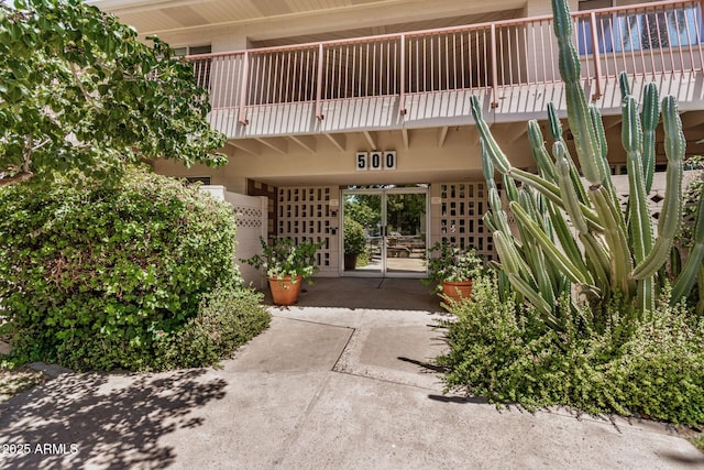 500 W Clarendon Ave Unit B11, Phoenix, AZ 85014 - doorway to property featuring a carport