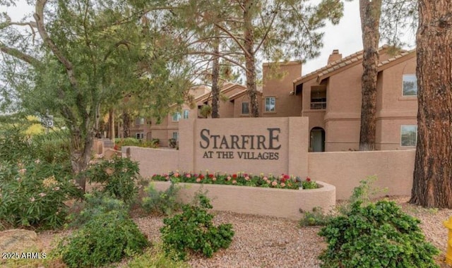 view of community / neighborhood sign