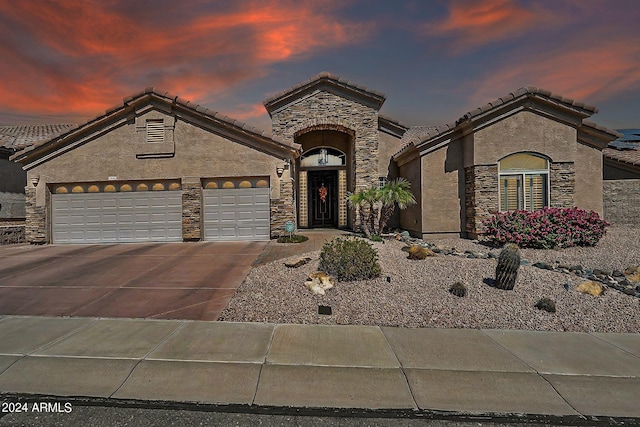 view of front facade featuring a garage