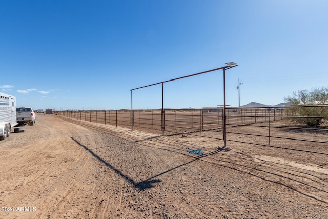 view of yard featuring a rural view