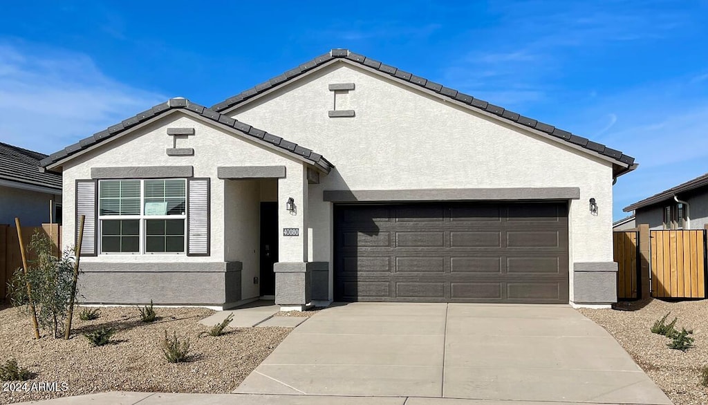 view of front facade with a garage