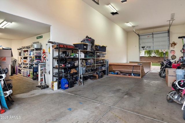 3944 W Paradise Ln, Phoenix, AZ 85053 - view of garage