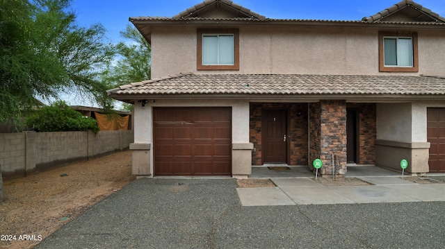 view of front facade with a garage