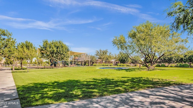 3863 S Posse Trl, Gilbert, AZ 85297 - view of property's community featuring a lawn