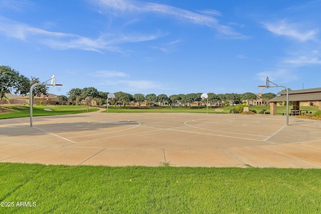 3863 S Posse Trl, Gilbert, AZ 85297 - view of sport court with community basketball court and a yard
