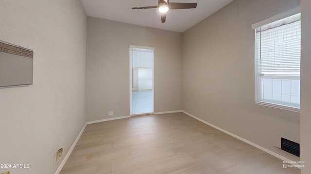 empty room with ceiling fan