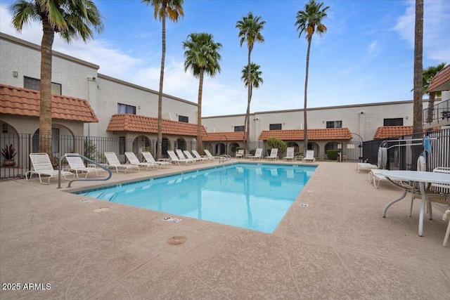 16510 E Palisades Blvd Unit 42, Fountain Hills, AZ 85268 - community pool with fence and a patio