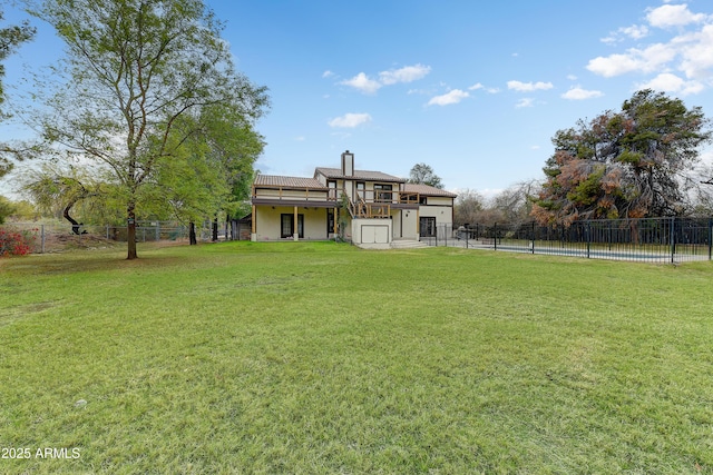 view of yard featuring fence