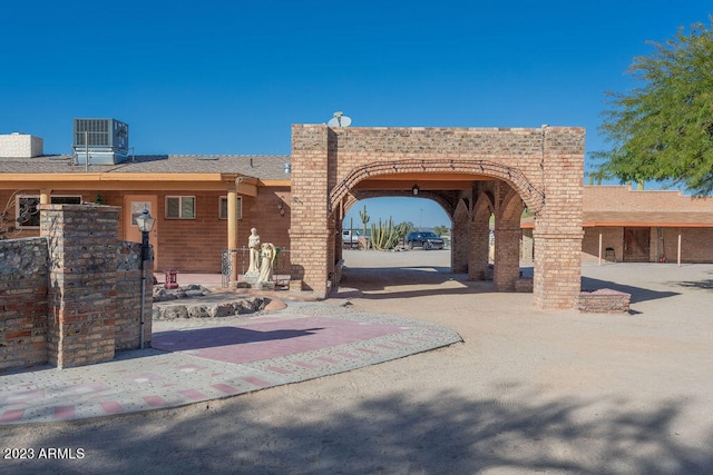 view of front of home featuring a patio