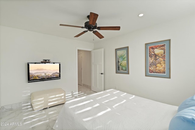 bedroom with ceiling fan