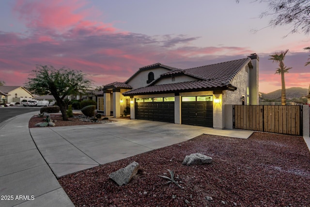 view of front of property featuring a garage