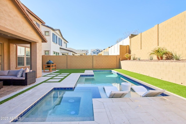 view of pool featuring a patio, an in ground hot tub, and outdoor lounge area