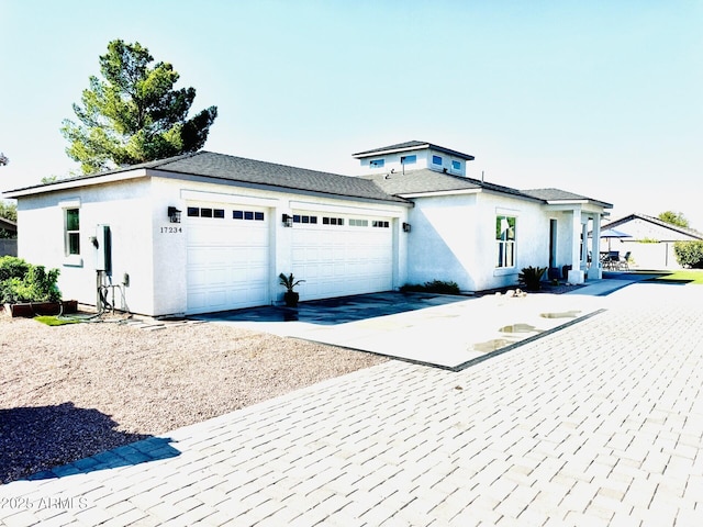 view of front of house featuring a garage