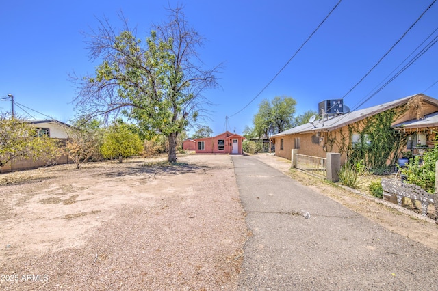 520 S Macdonald, Mesa, AZ 85210 - view of asphalt driveway