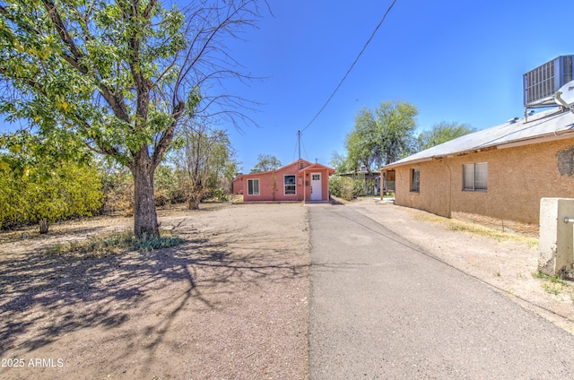 520 S Macdonald, Mesa, AZ 85210 - view of asphalt driveway