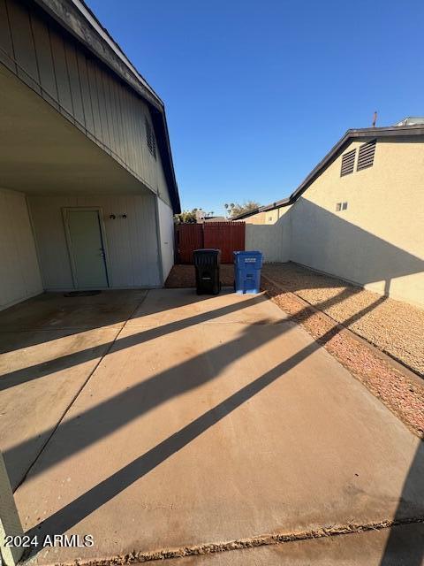 view of yard with a patio area