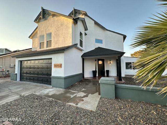 view of front facade featuring a garage