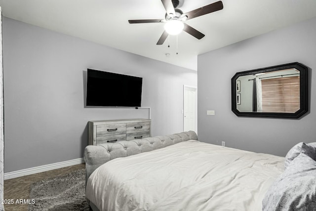 bedroom with ceiling fan