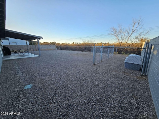 view of yard featuring a patio area