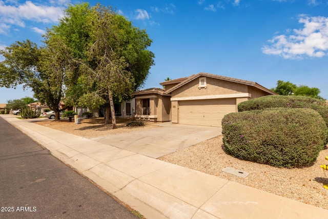 2590 S Buckaroo Trl, Gilbert, AZ 85295 - single story home featuring stucco siding, an attached garage, and concrete driveway