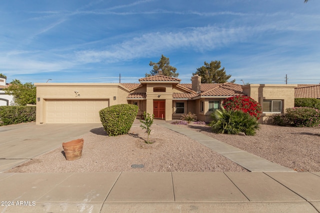 view of front of house featuring a garage