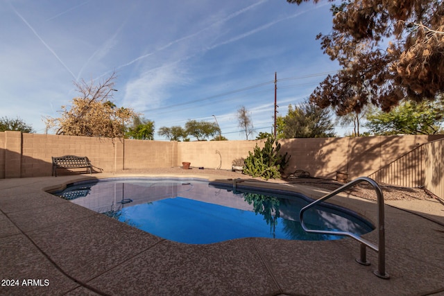 view of swimming pool