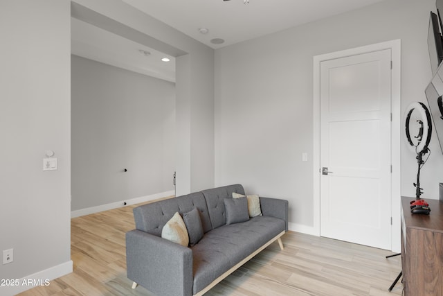 6450 E Vernon Ave, Scottsdale, AZ 85257 - living area with baseboards, light wood-style floors, and recessed lighting