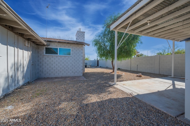 view of yard featuring a patio