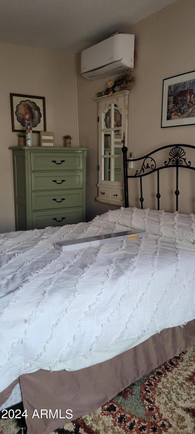 225 N Lobb Ave, Superior, AZ 85173 - bedroom featuring a wall mounted AC