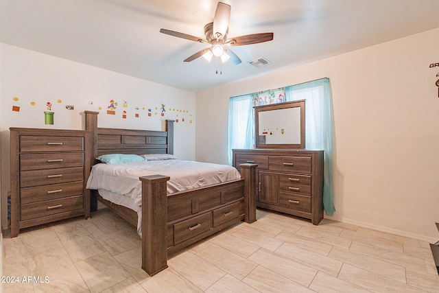 bedroom featuring ceiling fan