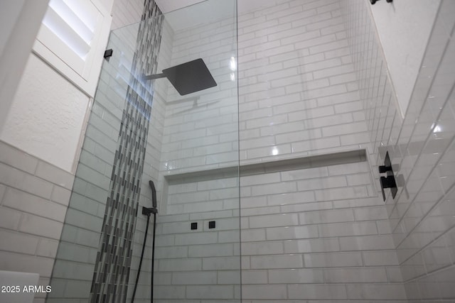 25454 N 73rd Ave, Peoria, AZ 85383 - bathroom with walk in shower