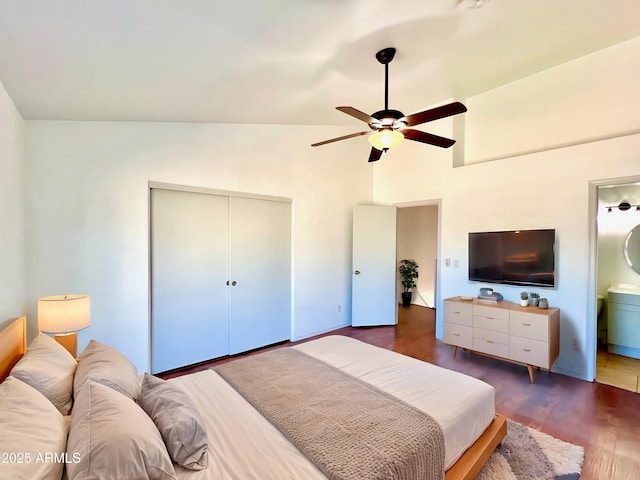 7801 N 44th Dr Unit 1180, Glendale, AZ 85301 - bedroom featuring wood finished floors, a closet, connected bathroom, a ceiling fan, and high vaulted ceiling