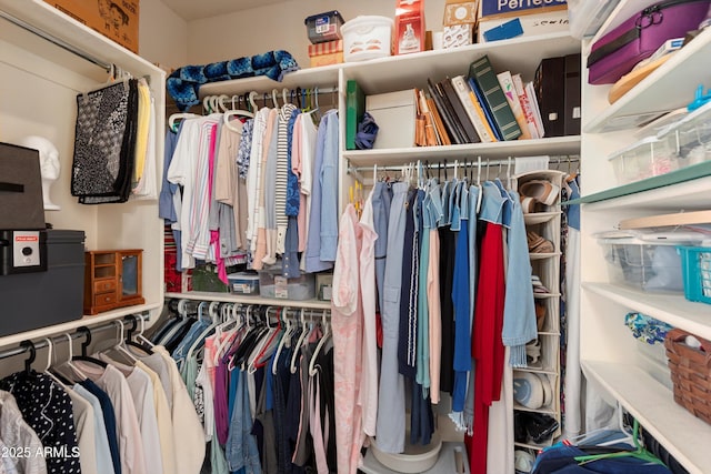 17611 W Ingleside Dr, Surprise, AZ 85374 - view of walk in closet