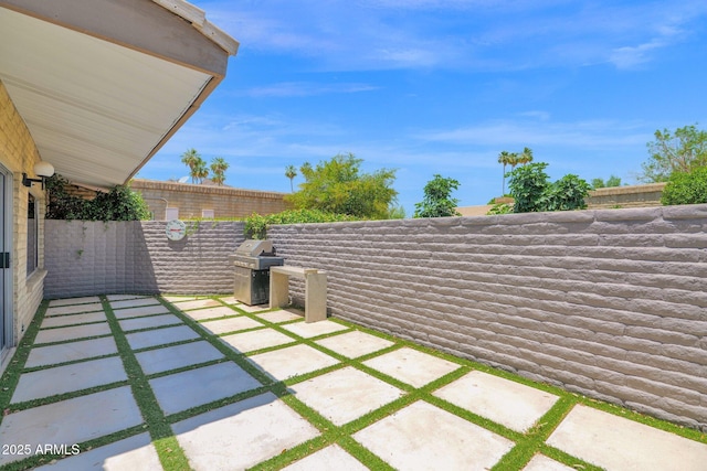 4800 N 68th St Unit 101, Scottsdale, AZ 85251 - view of yard with a patio