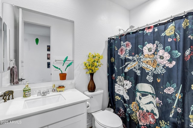 6145 S Adelle, Mesa, AZ 85212 - bathroom with vanity, toilet, a shower with curtain, and a textured wall