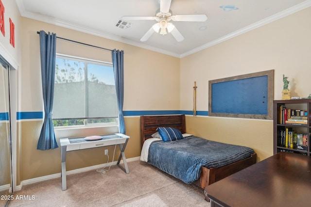 bedroom with a ceiling fan, baseboards, visible vents, ornamental molding, and carpet