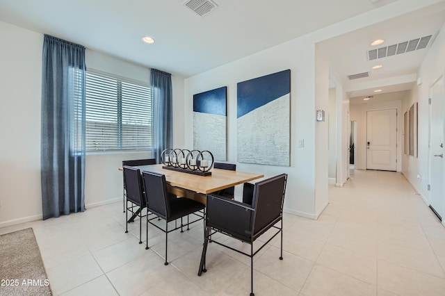 dining space with visible vents, recessed lighting, and baseboards