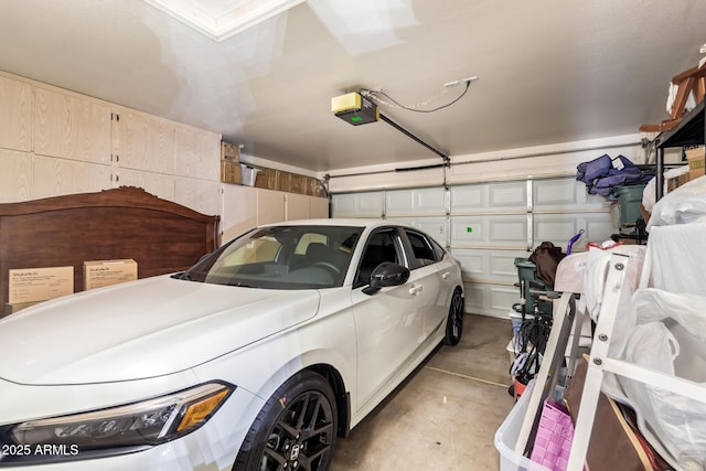 4441 E Desert Wind Dr, Phoenix, AZ 85044 - garage featuring a garage door opener